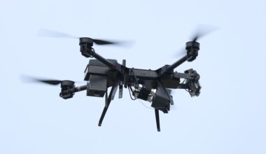 Militares franceses disparan contra cinco drones en Brest