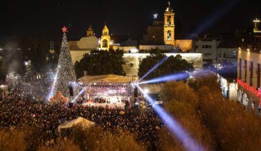 Belén enciende sus luces de Navidad por primera vez en dos años