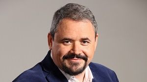 Sánchez cesa a Antonio Hernández, mano derecha de Salazar