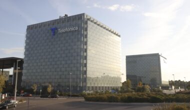 Telefónica rebaja a 4.000 el mínimo de salidas en el ERE