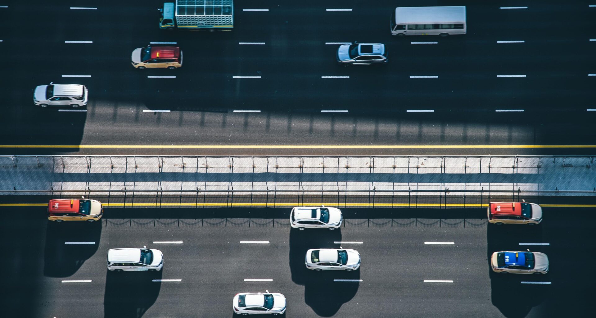 La Comisión Europea propone rectificar el veto de 2035 a los coches que emitan CO2