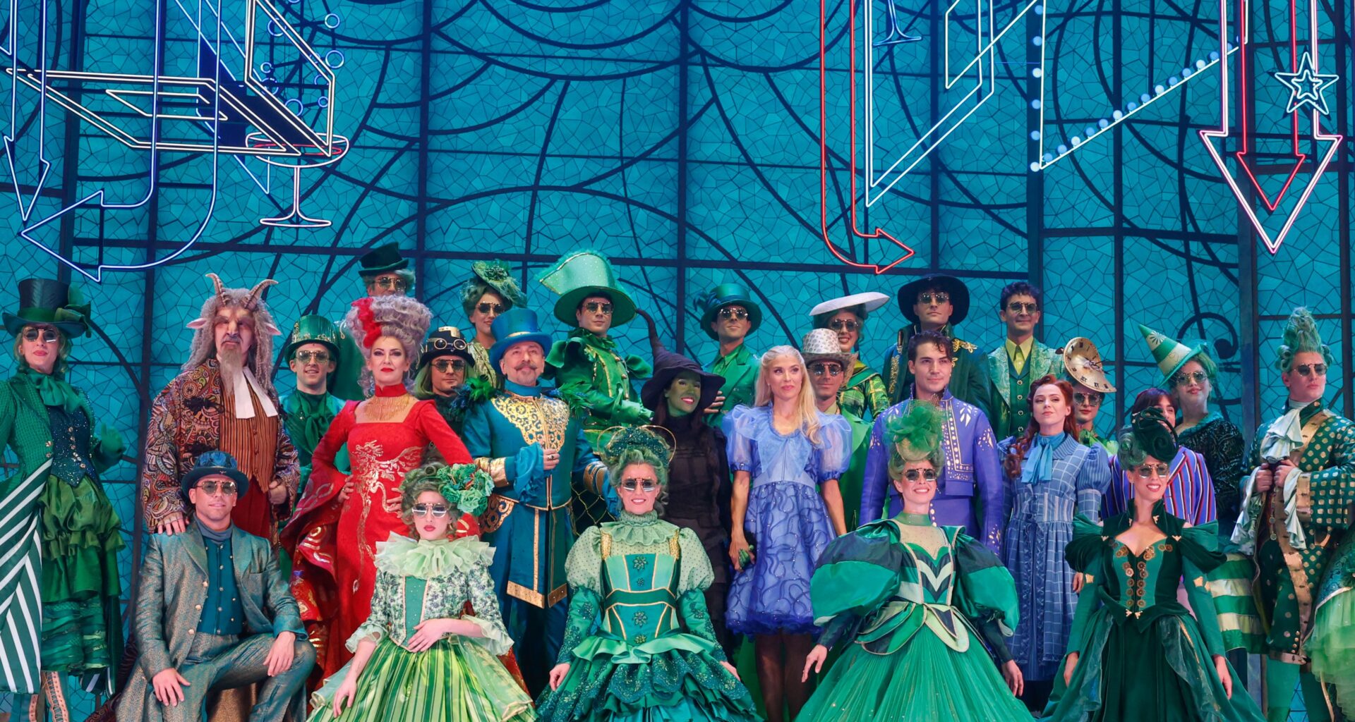 Todo lo que se esconde detrás de 'Wicked', el musical del momento