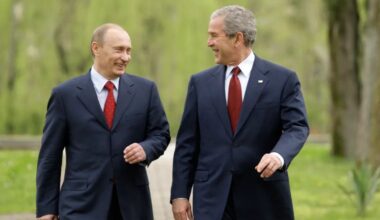 La Casa Blanca desclasifica tres encuentros entre Bush y Putin
