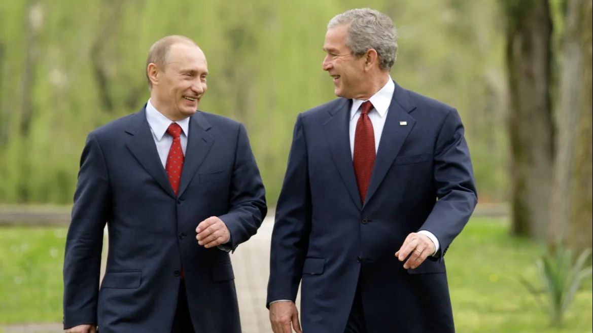 La Casa Blanca desclasifica tres encuentros entre Bush y Putin