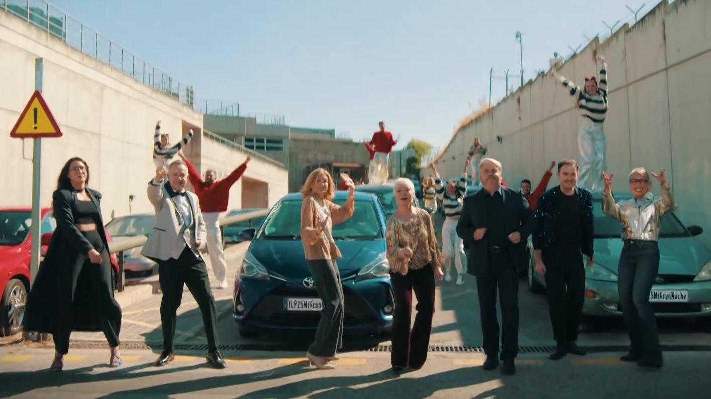 "Tu radio superestrella", el lema de RNE para felicitar la Navidad en 'Telepasión 2025'