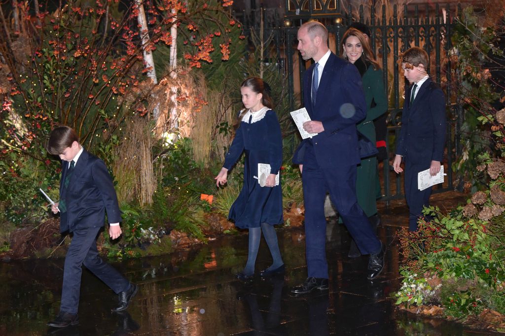 El príncipe y la princesa de Gales con sus hijos en el concierto de villancicos villancicos 'Juntos en Navidad' en la Abadía de Westminster.