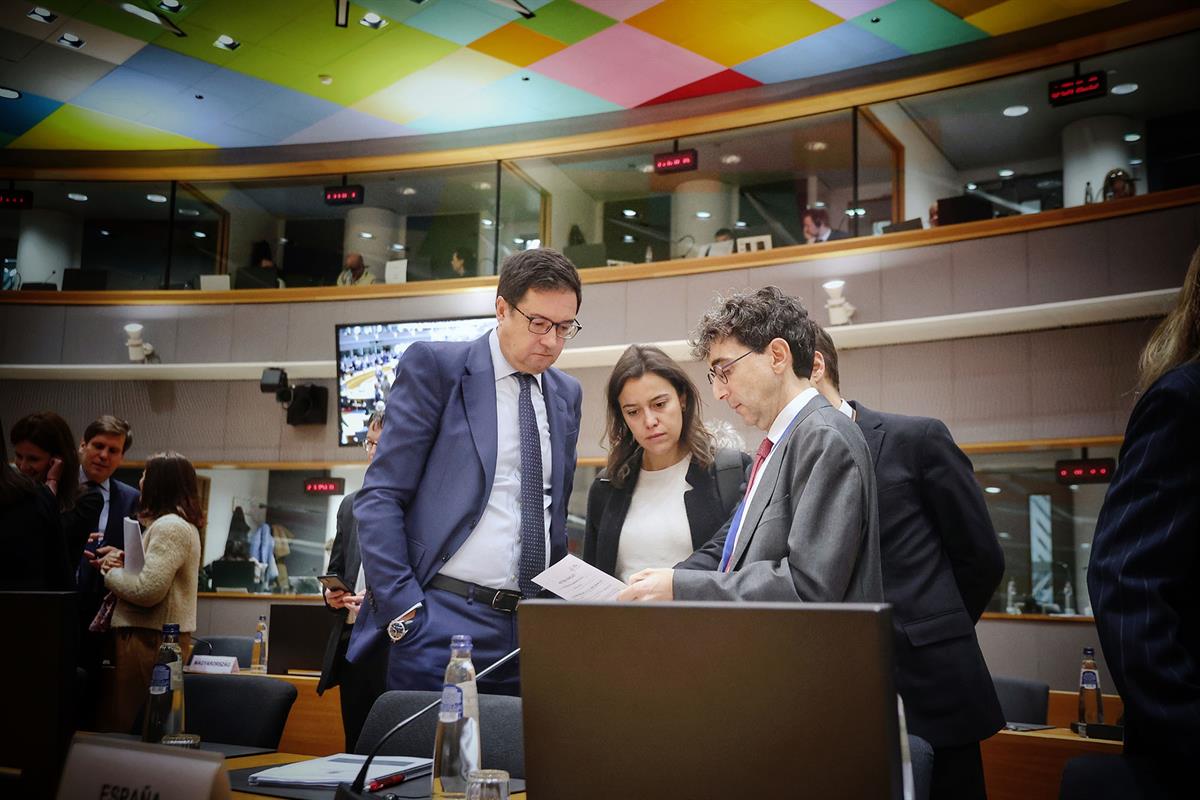 El ministro Óscar López, durante el Consejo de Ministros de Telecomunicaciones de la Unión Europea, en Bruselas.