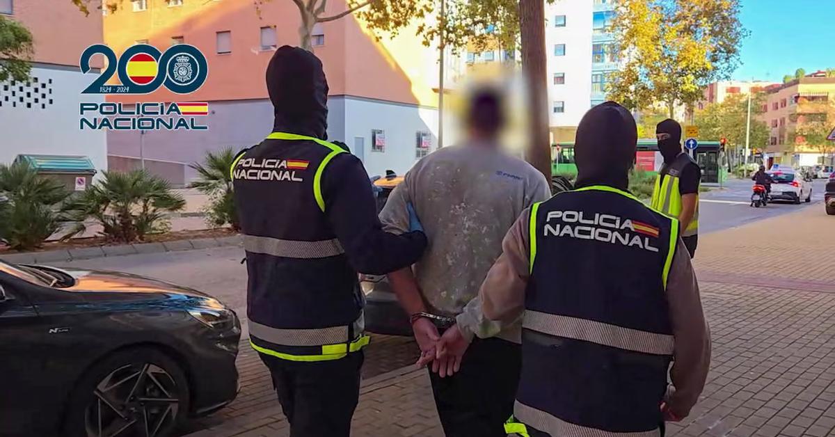 El líder del grupo neonazi 'The Base' amenaza con represalias tras los últimos arrestos en España