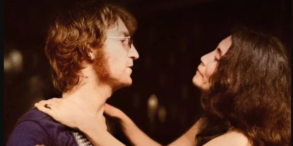 «John Lennon sufría menos que Yoko Ono por la contradicción de ser ricos»