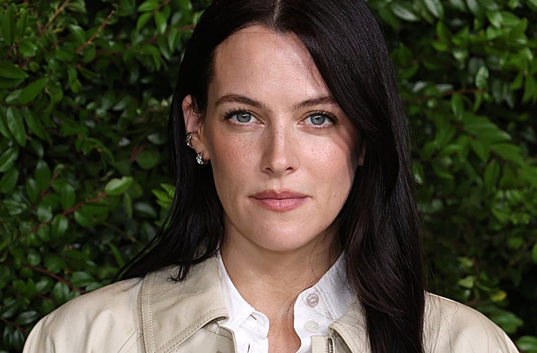 La actriz Riley Keough, hija de Lisa Marie y nieta de Elvis y Priscilla Presley