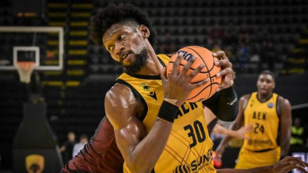 Chris Silva, en un partido con el AEK Atenas