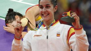 Montaje con varias fotos de Carolina Marín.