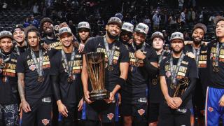 Los New York Knicks celebran el título de la NBA Cup 2025