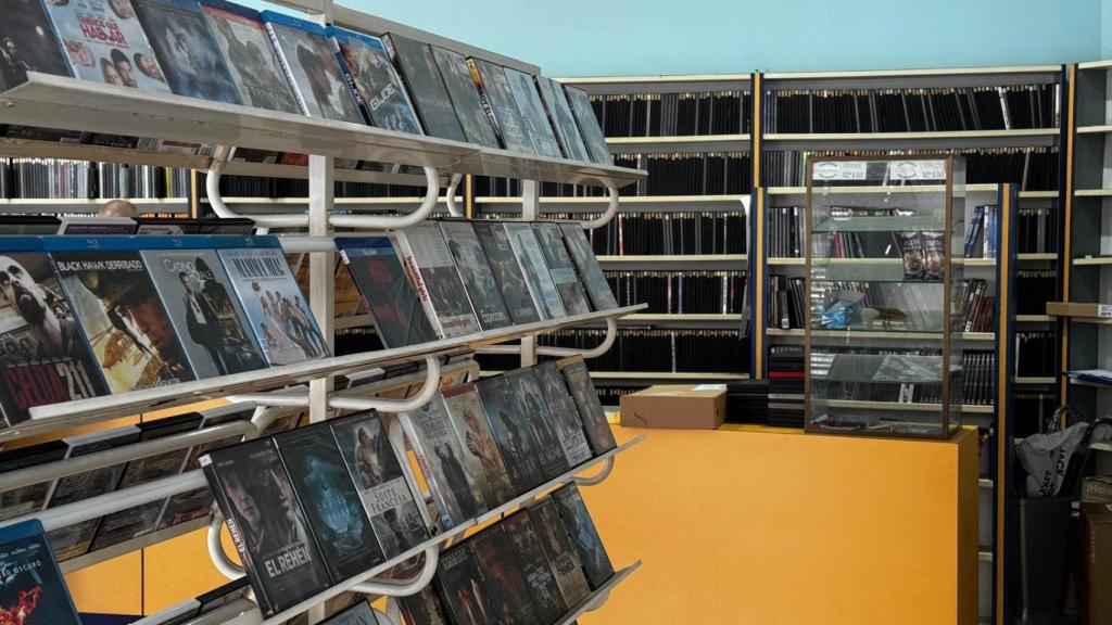 Interior de Krypton, último videoclub de Vigo