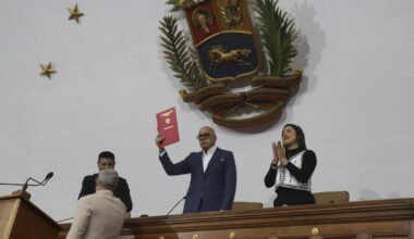 aprueba una ley contra la piratería y los bloqueos