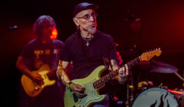 Fito & Fitipaldis reivindican lo reconocible y consolidan su fórmula en Madrid