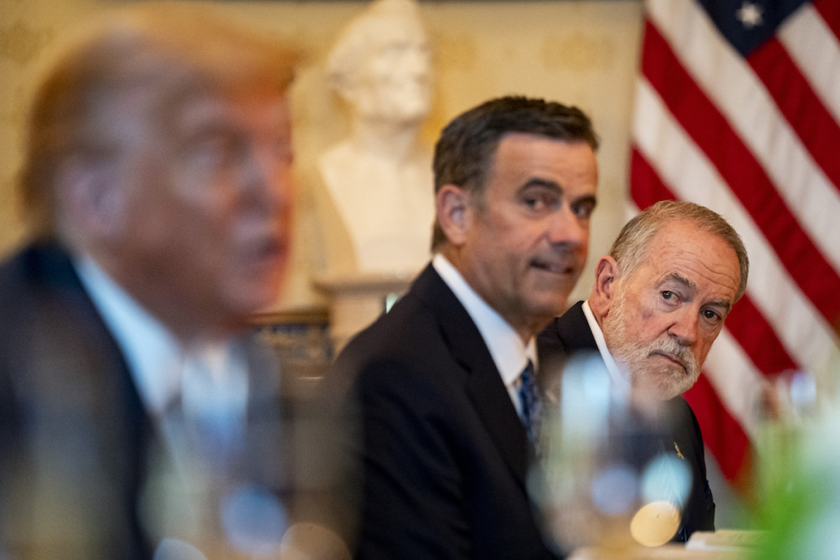 Este exagente de la CIA explica la lógica de Trump y advierte que Europa "no está unida"