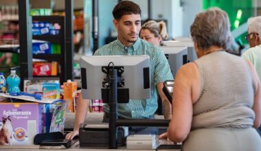Mercadona aprueba una semana más de vacaciones a sus trabajadores y otra paga mensual extra