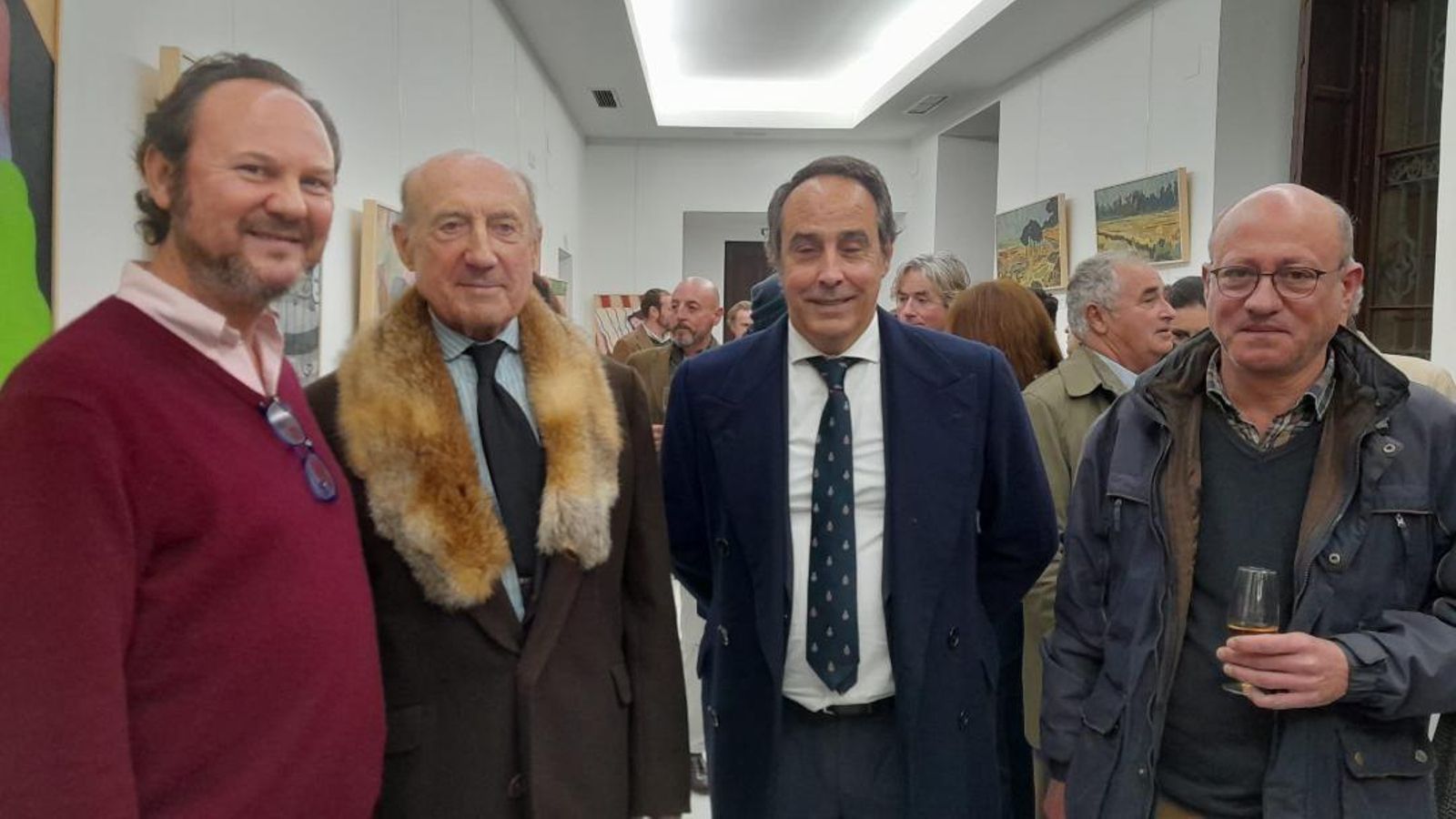 Asís Moreno, Beltrán Domecq, el pintor Francisco Domecq y Diego Zuleta durante la copa de vino español. Asís Moreno, Beltrán Domecq, el pintor Francisco Domecq y Diego Zuleta durante la copa de vino español.