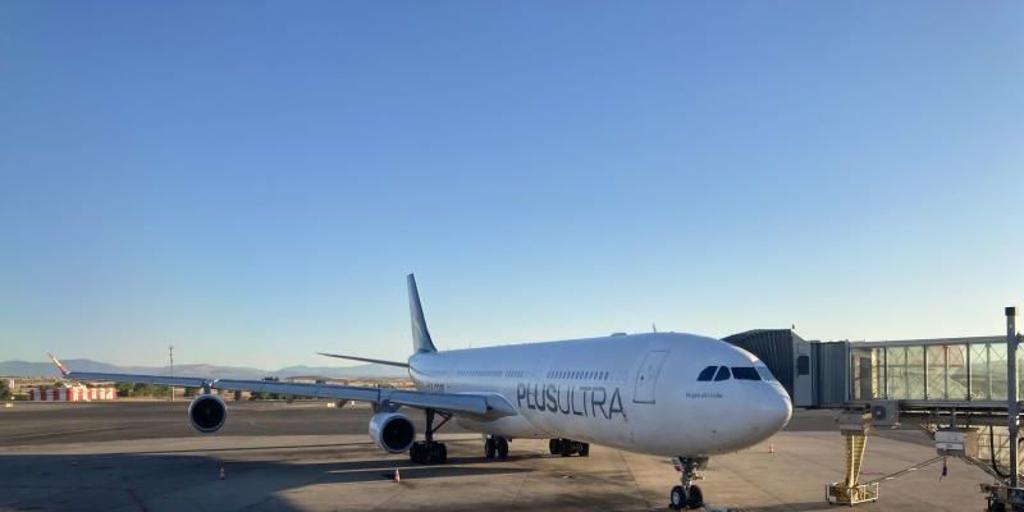 La Policía Nacional entra en la sede de la aerolínea Plus Ultra y se lleva información fiscal