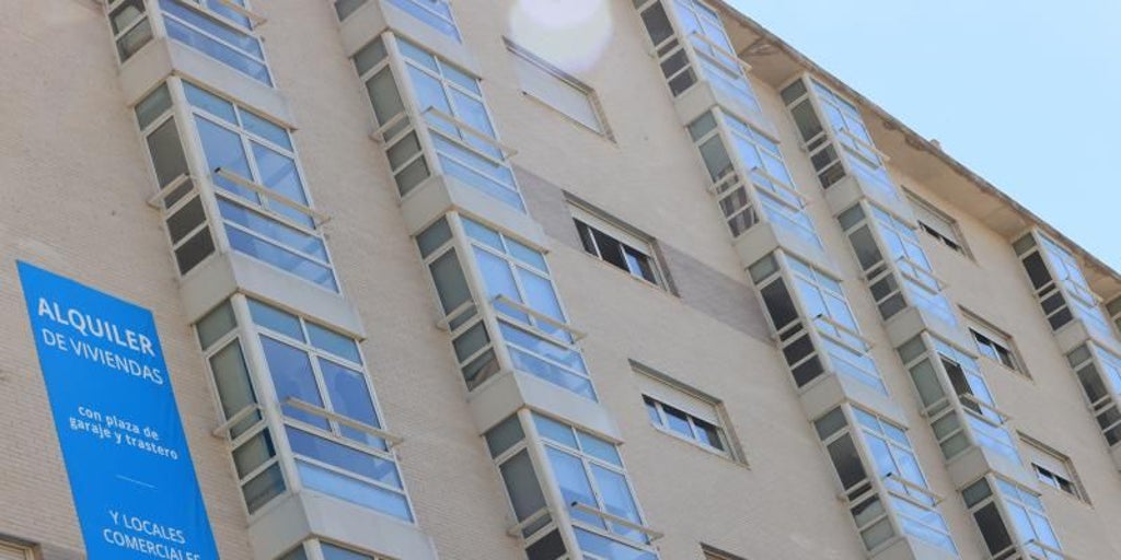 Más de 300.000 inquilinos se enfrentan a revisiones del alquiler con subidas de unos 300 euros al mes