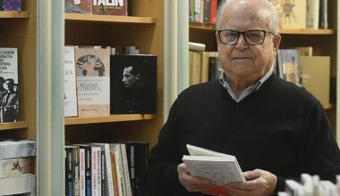 Fallece José Martínez, librero de los soportales de la Catedral de Murcia y figura histórica del comercio local