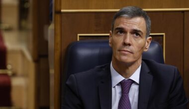 EE.UU. acusa a Sánchez de discriminar a sus barcos y amenaza con cerrar sus puertos a España