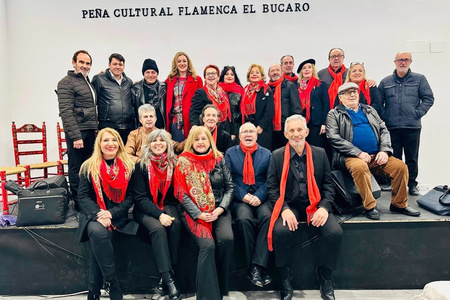 La Casa del celebra una zambomba en torno a la hoguera