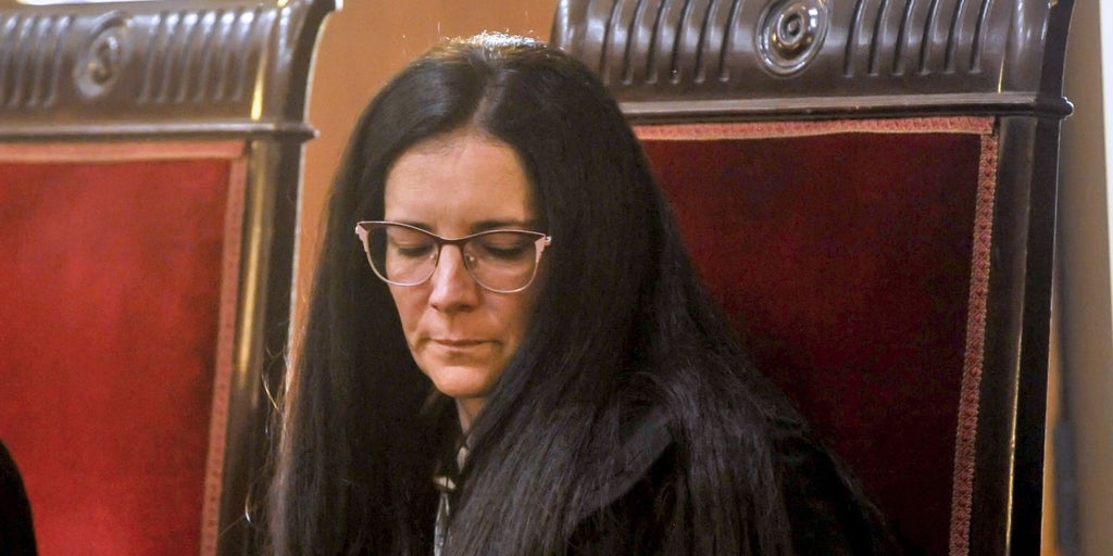 Prisión permanente revisable para la madre acusada de asesinar a su recién nacido tirándole a la basura en Elche de la Sierra (Albacete)