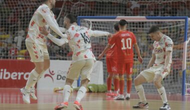 Una genialidad de David Álvarez decanta el derbi para ElPozo