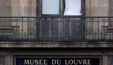 Los ladrones del Louvre escaparon porque las imágenes del robo se miraron con 30 segundos de retraso