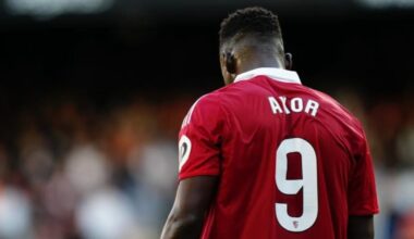 Akor Adams mantiene la fe... pero no en su afición: se 'blinda' contra insultos y mofas