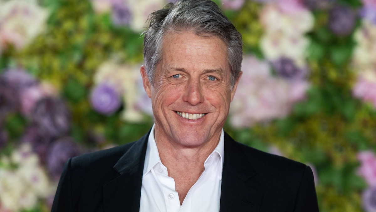 Hugh Grant, el 'gentleman' inglés de los 2000 que ya ha cumplido los 65, revela su procedencia: "Soy medio indio"