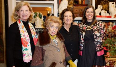 Piru Urquijo, la gran dama de sociedad y ‘abuela política’ de Almeida, protagonista de una reunión de arte entre mantones y vajillas