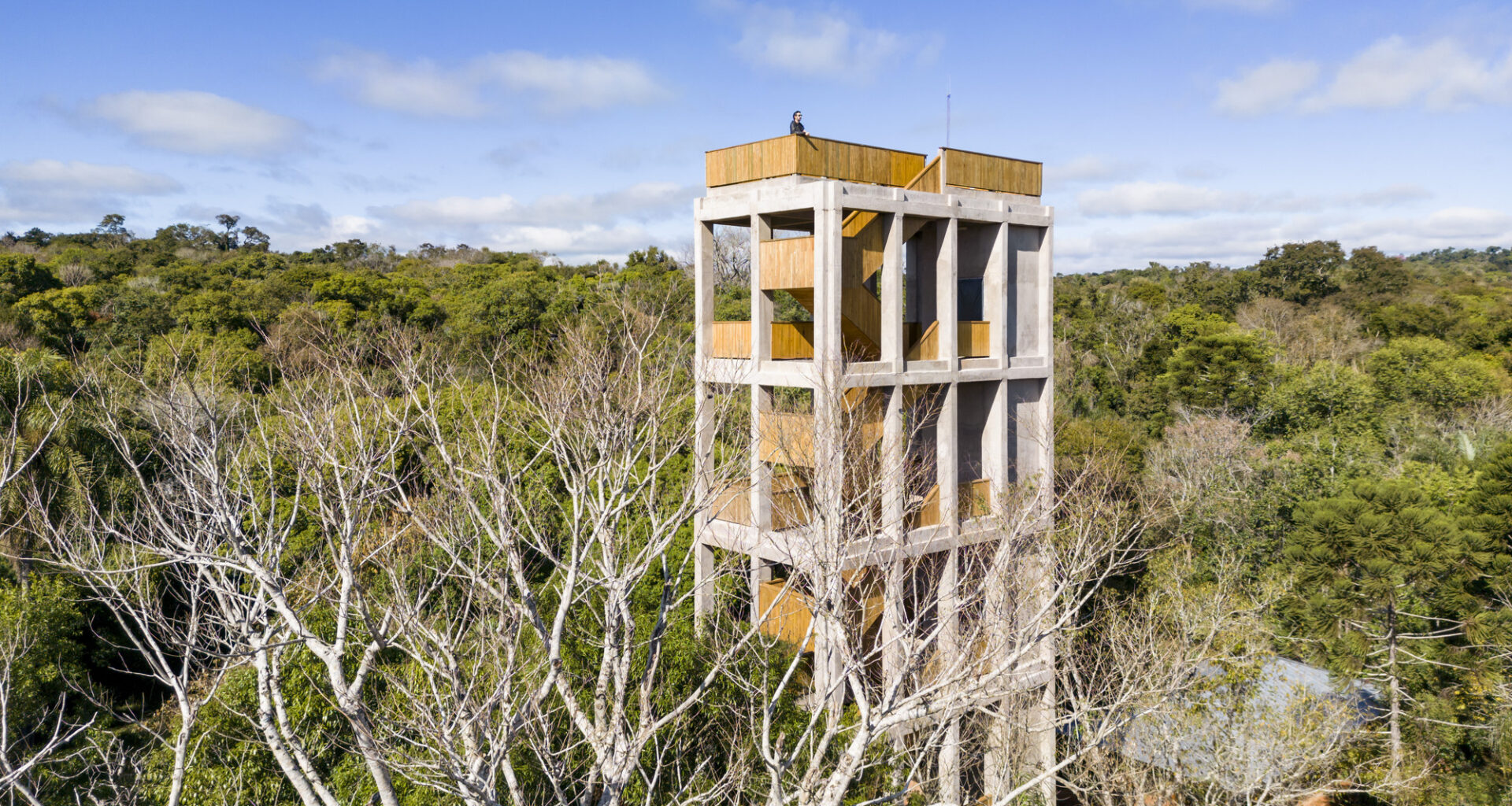 Parque Provincial Urugua-í: amplificadores de paisaje / ENNE Arquitectura