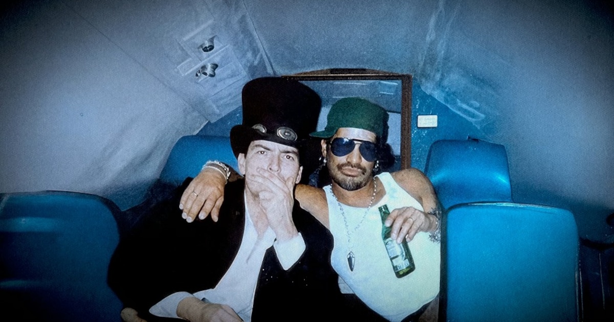 Slash, Ozzy y noches inolvidables: Charlie Sheen revela su lado “rockero” en su nueva autobiografía