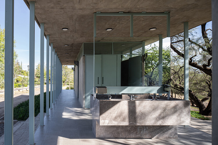 Servicios Sanitarios Parque Metropolitano  / tactic-a - Imagen 5 de 18