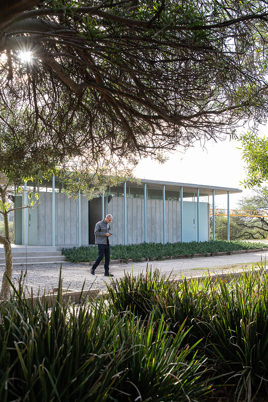 Servicios Sanitarios Parque Metropolitano  / tactic-a - Fotografía exterior, Jardín