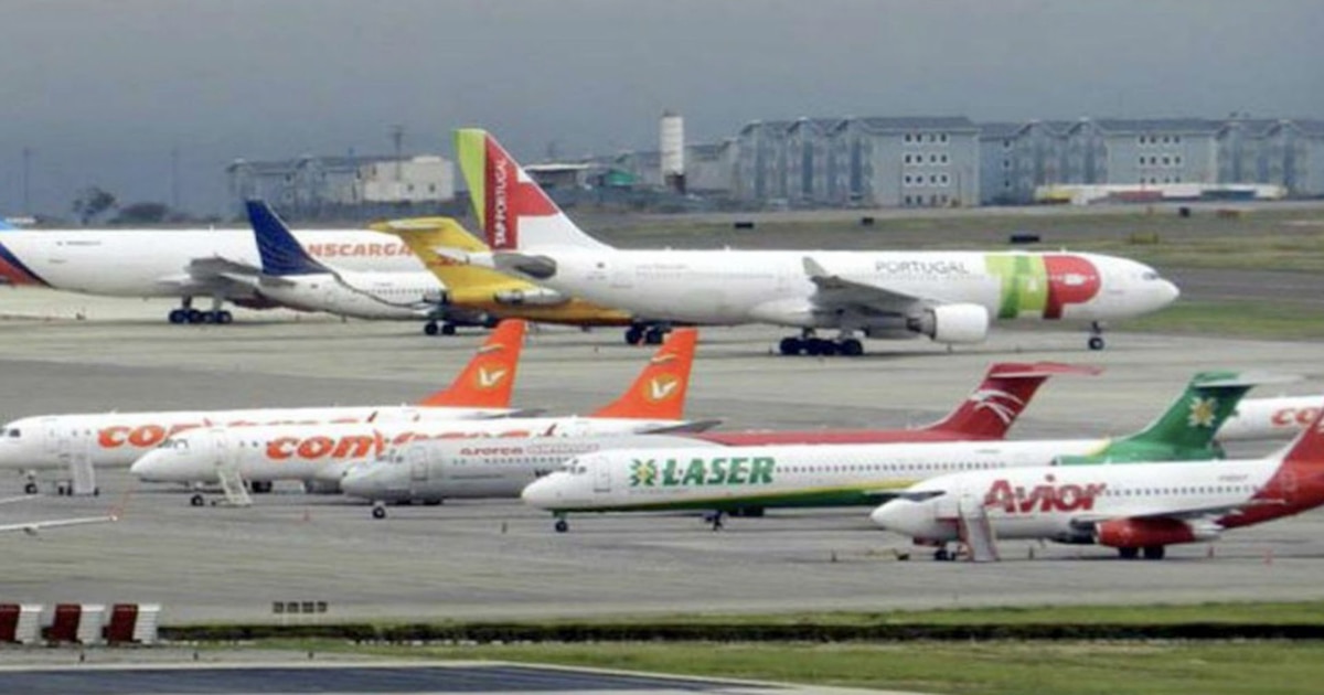 Cómo impacta la alerta de Estados Unidos sobre el espacio aéreo venezolano en la aviación internacional