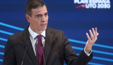 El plan de Sánchez para que España fabrique coches eléctricos "competitivos y económicos" para la "clase media y trabajadora" - Expansión