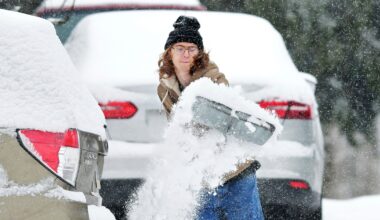 Nevada récord en una ciudad de Maine tras el paso de una tormenta invernal que azota el noreste de EEUU