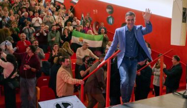 Sánchez tapa la imputación de Gallardo con la trampa de la deuda ante las elecciones de Extremadura