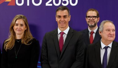 El Gobierno asigna 400 millones adicionales al plan Moves III de ayudas al coche eléctrico - Expansión
