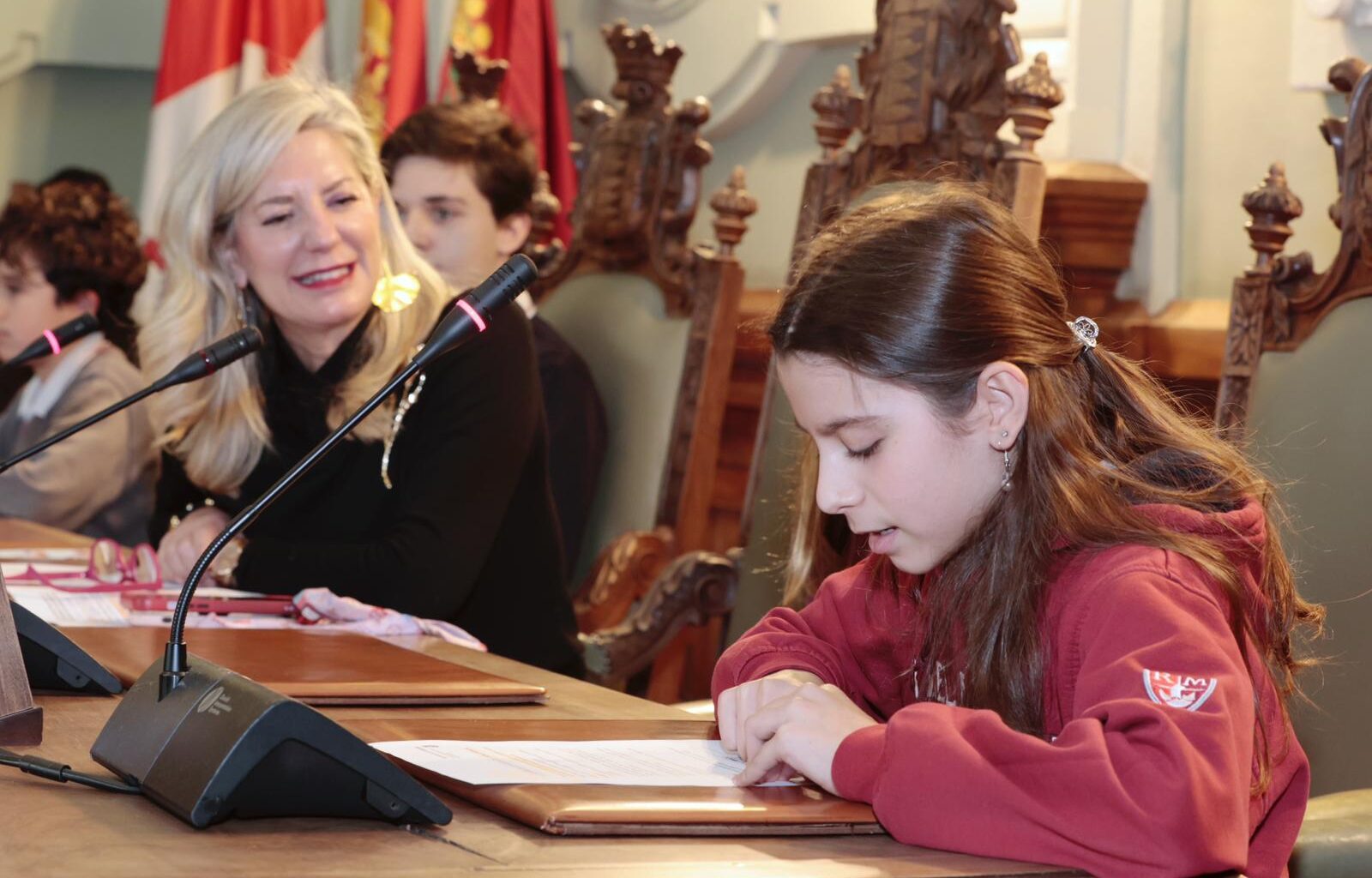 El Ayuntamiento de Valladolid celebra el 47º aniversario de la Constitución Española ensalzando el papel de los escolares en la defensa de sus valores