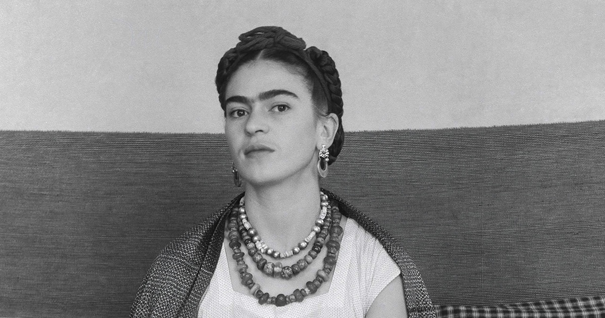 Miniatura y leyenda: un autorretrato de Frida Kahlo de cinco centímetros sale a la venta por una cifra récord en el Art Basel Miami Beach