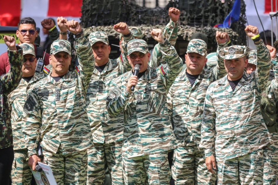 Venezuela recluta a 5.600 soldados más ante las "amenazas" de EEUU