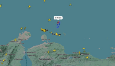 Dos cazabombarderos F/A-18 Super Hornet de EEUU volaron cerca de Venezuela en medio de la presión militar sobre el régimen de Maduro