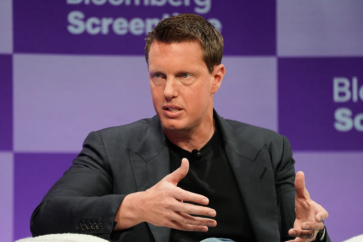 Paramount lanza una opa hostil sobre Warner Bros. para torpedear la oferta de Netflix - Expansión