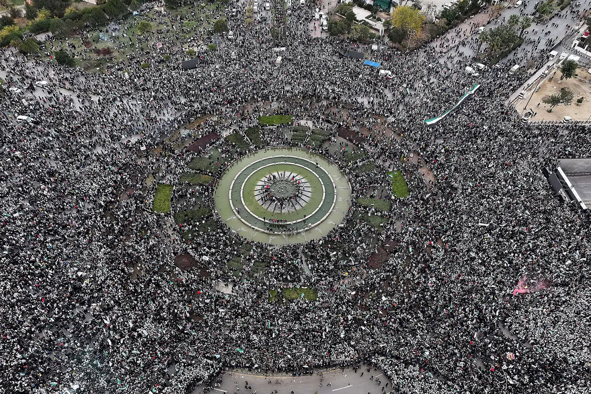 Al Sharaa promete reconstruir Siria en el primer aniversario de la caída de Asad - El Mundo