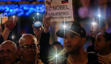 La madre de Machado llega a Oslo y afirma que espera que su hija recoja el Nobel en persona